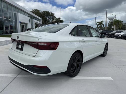 2025 Volkswagen Jetta 1.5T SE