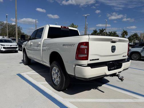 2023 RAM 2500 Laramie Crew Cab 4x4 6'4' Box