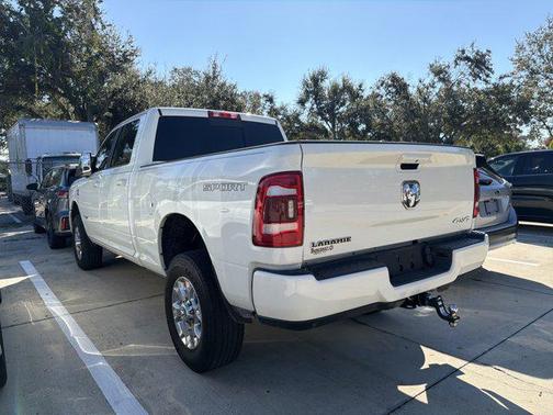 2023 RAM 2500 Laramie Crew Cab 4x4 6'4' Box