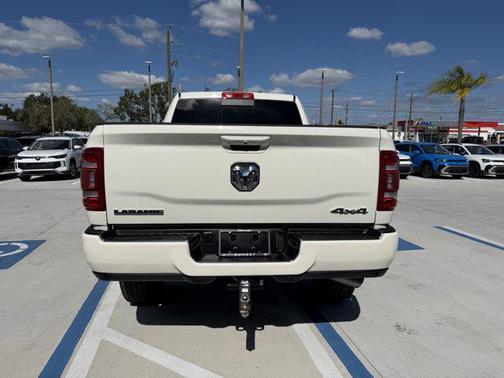 2023 RAM 2500 Laramie Crew Cab 4x4 6'4' Box