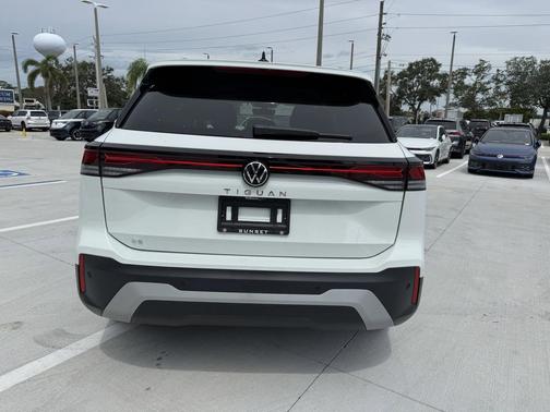 2025 Volkswagen Tiguan 2.0T SE