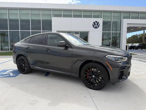 2022 BMW X6 M50i