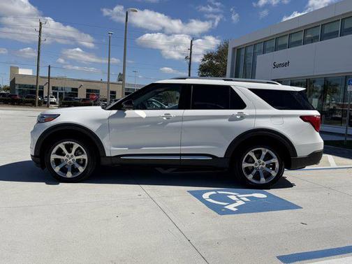 2020 Ford Explorer Platinum