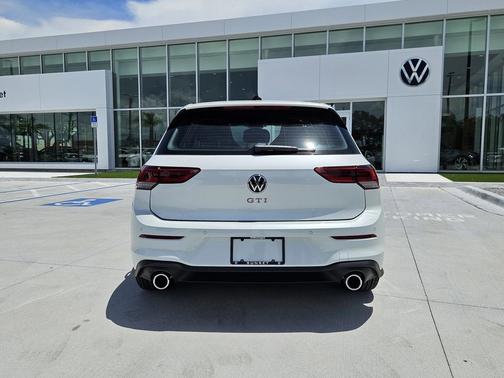 2025 Volkswagen Golf GTI 2.0T SE DSG