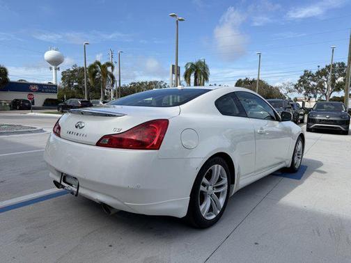 2010 INFINITI G37 Journey