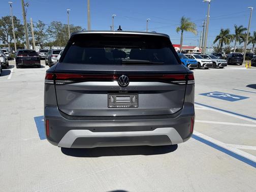 2025 Volkswagen Tiguan 2.0T SE