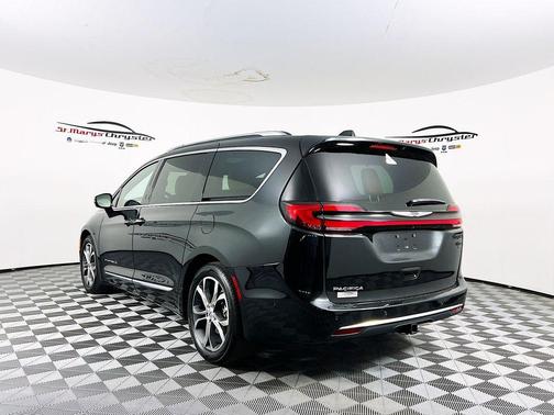 2022 Chrysler Pacifica Pinnacle