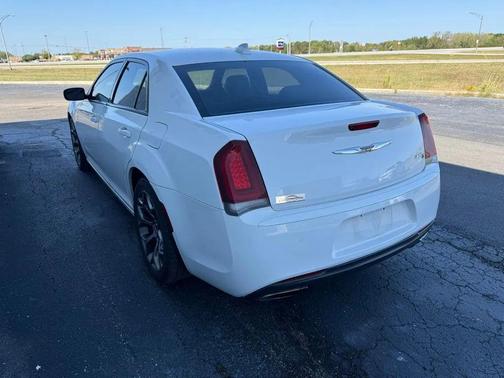 2015 Chrysler 300 S