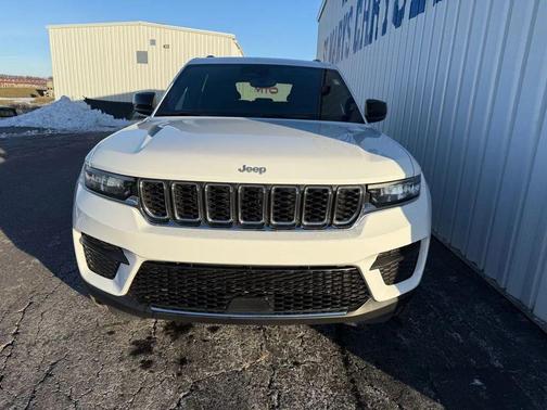 2024 Jeep Grand Cherokee Laredo