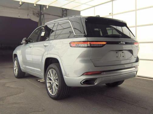 2024 Jeep Grand Cherokee Summit