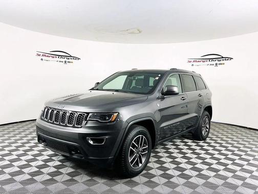 2020 Jeep Grand Cherokee Laredo