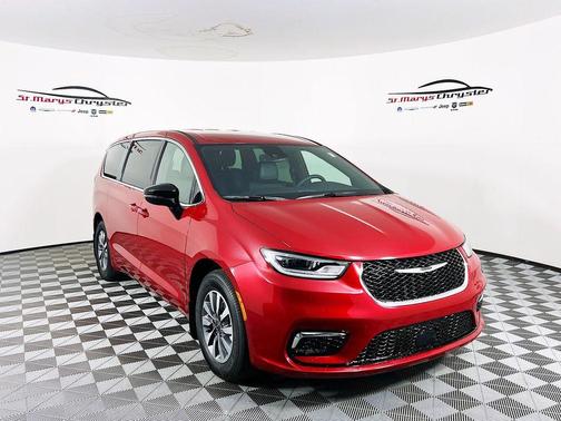 2025 Chrysler Pacifica Hybrid Select