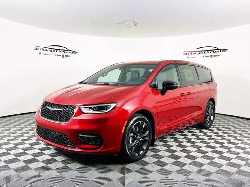 2026 Chrysler Pacifica L