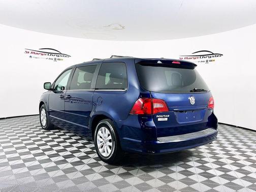 2013 Volkswagen Routan SE