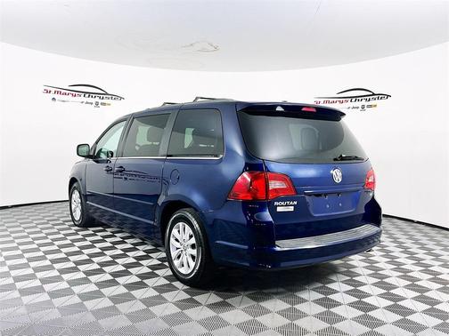 2013 Volkswagen Routan SE