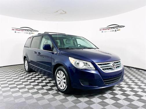 2013 Volkswagen Routan SE