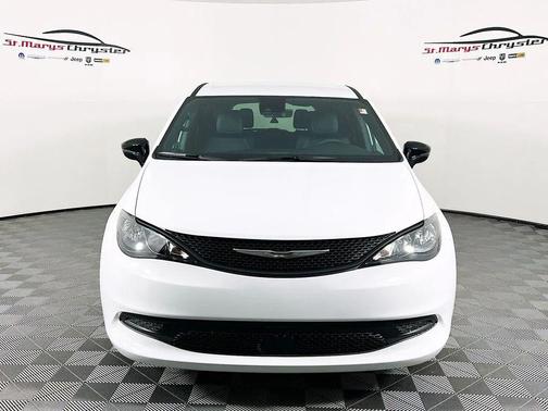 2026 Chrysler Voyager LX