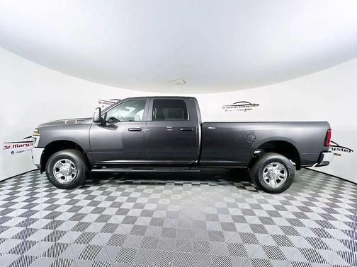 2025 RAM 2500 Tradesman Crew Cab 4x4 8' Box