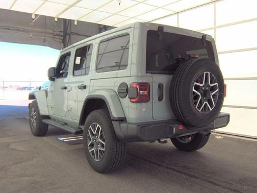 2024 Jeep Wrangler 4-Door Sahara 4x4