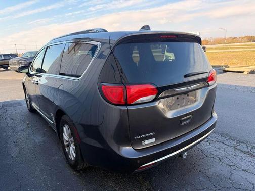 2018 Chrysler Pacifica Touring-L