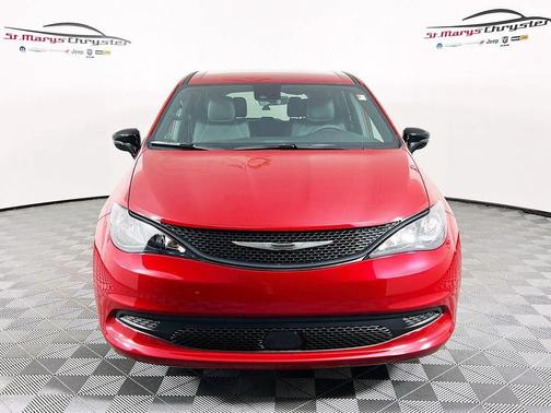 2026 Chrysler Voyager LX