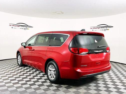 2026 Chrysler Voyager LX