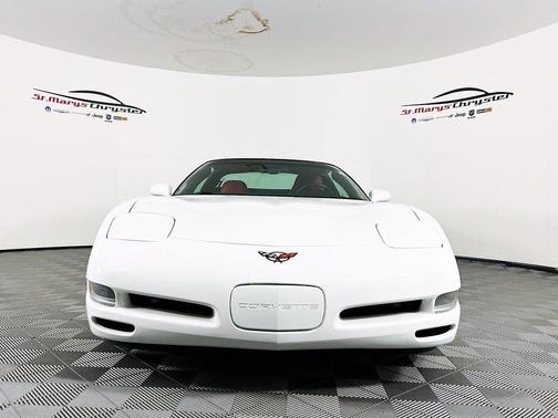 2004 Chevrolet Corvette Base