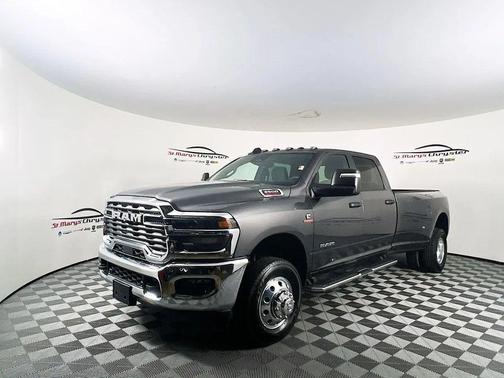 2025 RAM 3500 Big Horn Crew Cab 4x4 8' Box