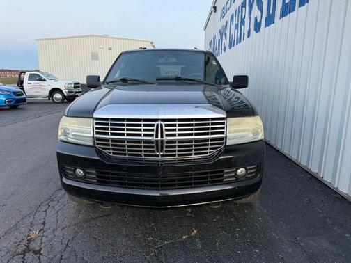2011 Lincoln Navigator Base