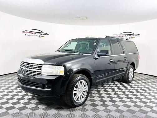 2011 Lincoln Navigator Base