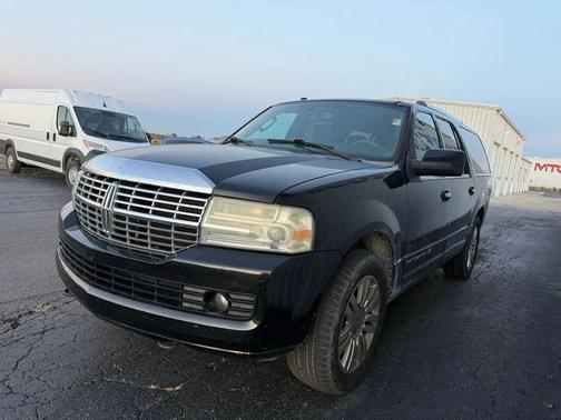 2011 Lincoln Navigator Base