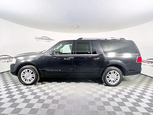 2011 Lincoln Navigator Base