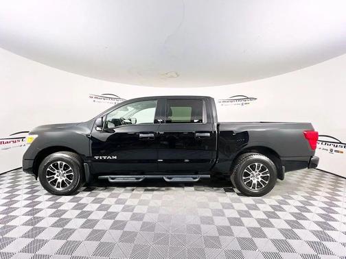 2022 Nissan Titan SV