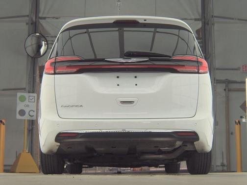 2021 Chrysler Pacifica Touring-L