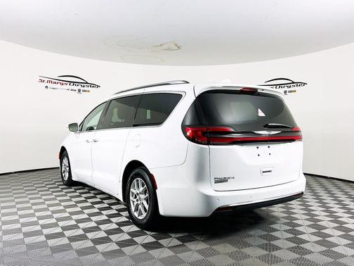 2021 Chrysler Pacifica Touring-L