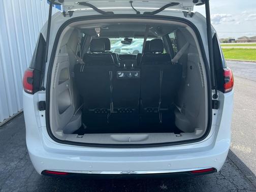 2021 Chrysler Pacifica Touring-L