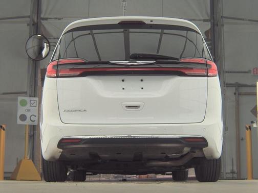 2021 Chrysler Pacifica Touring-L