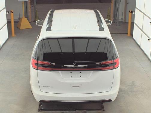 2021 Chrysler Pacifica Touring-L