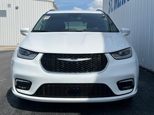 2021 Chrysler Pacifica Touring-L