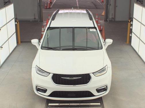 2021 Chrysler Pacifica Touring-L