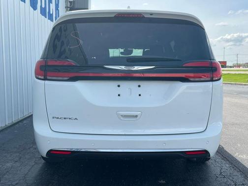 2021 Chrysler Pacifica Touring-L