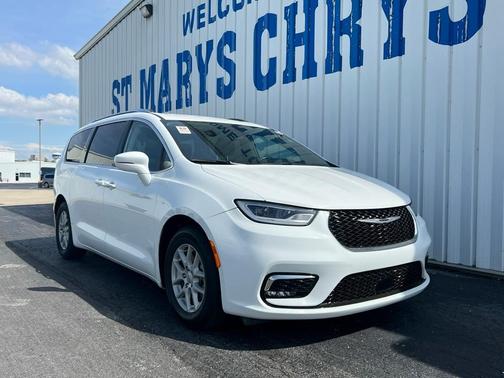 2021 Chrysler Pacifica Touring-L