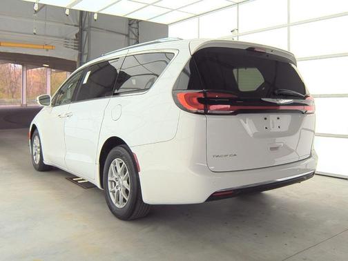 2021 Chrysler Pacifica Touring-L