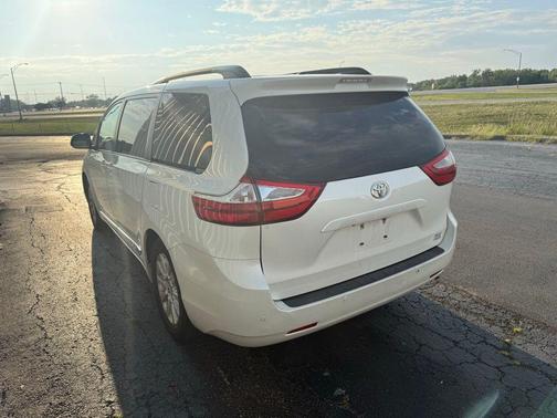 2015 Toyota Sienna XLE