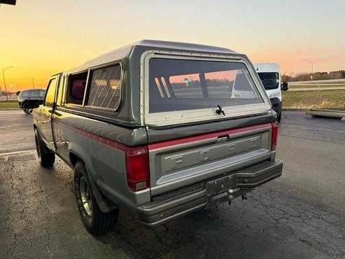 1986 Ford Pickup Truck Base