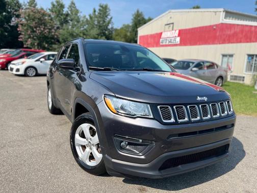 Gray 2019 Jeep Compass Latitude