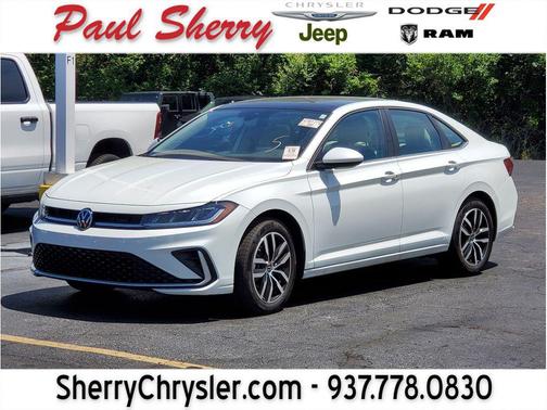 Opal White Pearl 2025 Volkswagen Jetta 1.5T SE