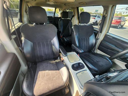 2016 Chrysler Town & Country Limited