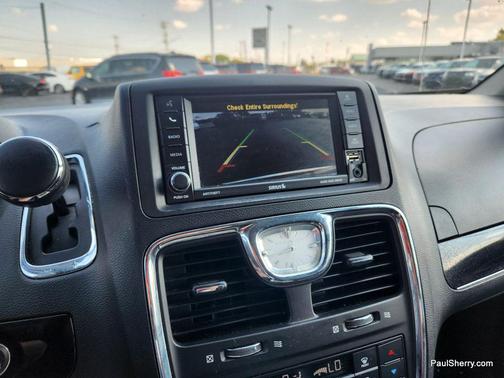 2016 Chrysler Town & Country Limited