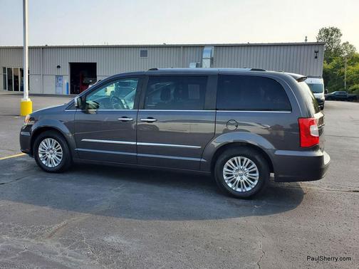 2016 Chrysler Town & Country Limited